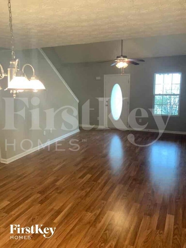 Photo - 130 Cobblestone Dr