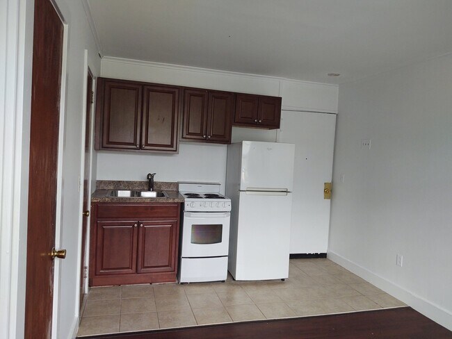 31 Wing Ave Unit C3