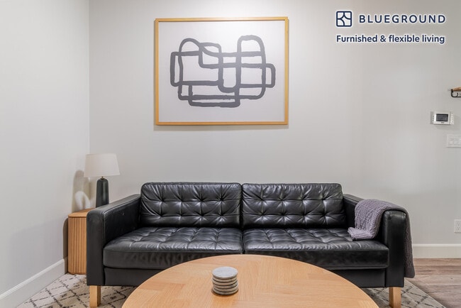 Photo - 715 Everett Ave Unidad FL1-ID1763