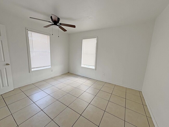 Photo - 700 N Leech St