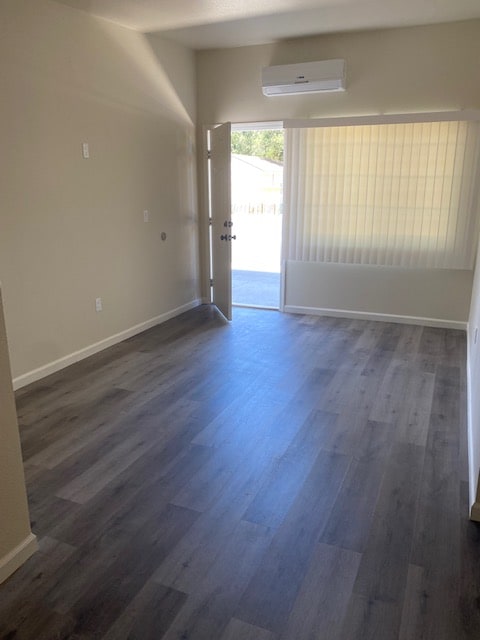 Photo - 930 N Van Ness Ave Unit 930