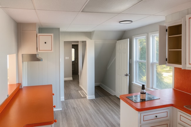 Building Photo - Charming 2BR Home Near Lake Erie – $1,149/month