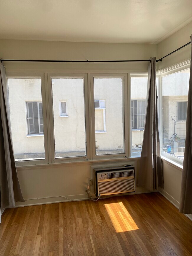 Living Room Windows - 1232 N Brand Blvd Unit 3