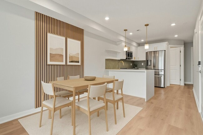 Building Photo - 1432 Ogden St Unit 2