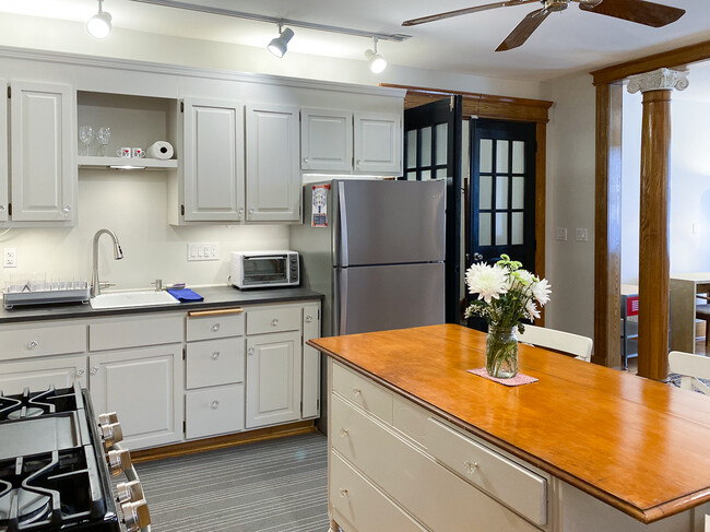 Photo - 511 Orange St Unit 1