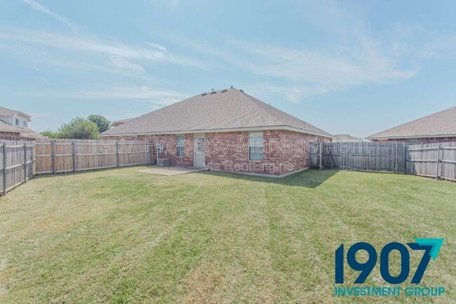 Photo - 923 SW 37th St Unit 2