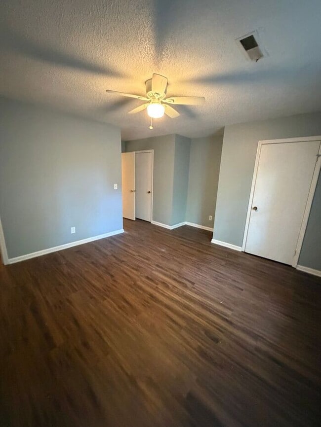 Photo - 2 Bedroom Available Today!