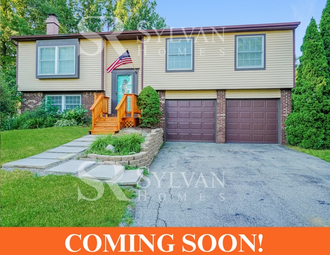 Building Photo - The living is easy in this 3 bedroom, 2.5 bathroom home