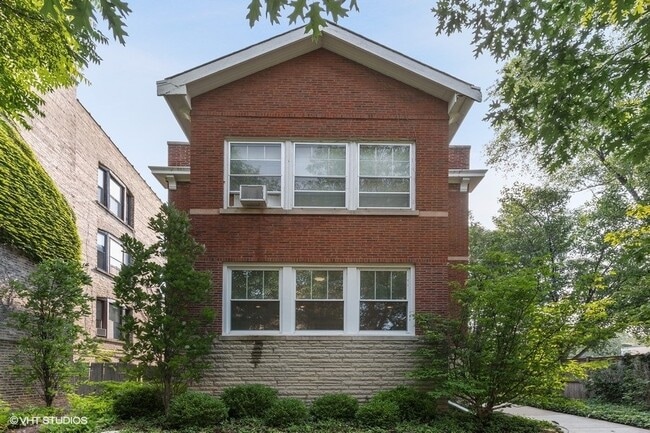 Building Photo - 935 Judson Ave Unit 2