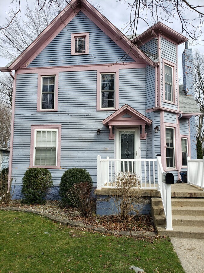 Photo - 22 Morse St House