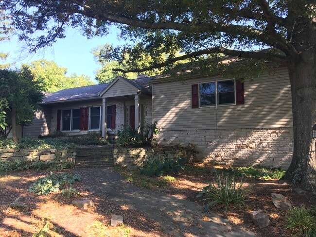 Building Photo - 2566 Blairmont Ter