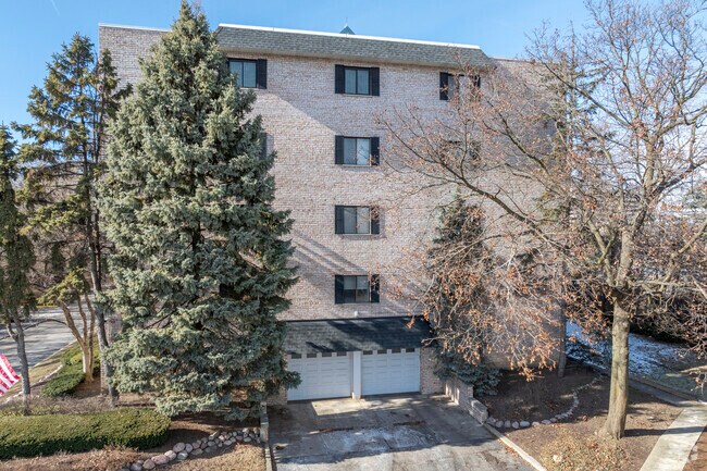 Photo - Oakbrook Terrace East