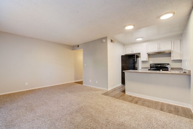 Photo - The Elms Apartments