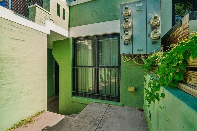Photo - Modern 2BR 2BA Apartment in Columbia Heights