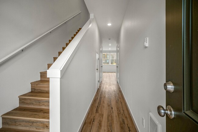 Photo - 1250 Baxter Rd SE