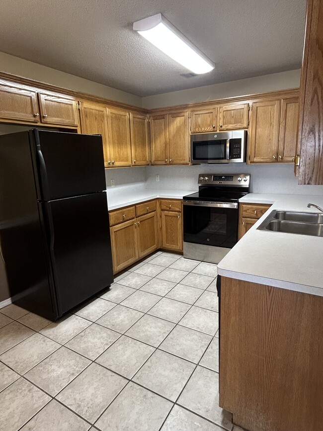 Kitchen - 1928 Lovers Ln Unit 3 Bedroom 2 Bath Duplex