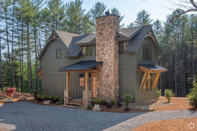 Building Photo - Stunning House w/ Amenities to Camp Lake J...