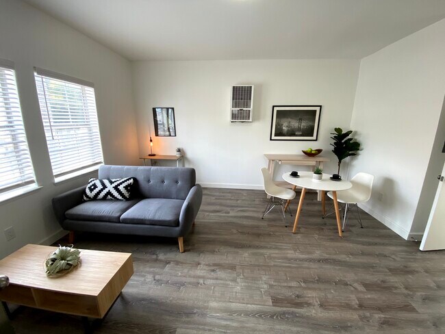 Photo - 445 40th St Unidad 1