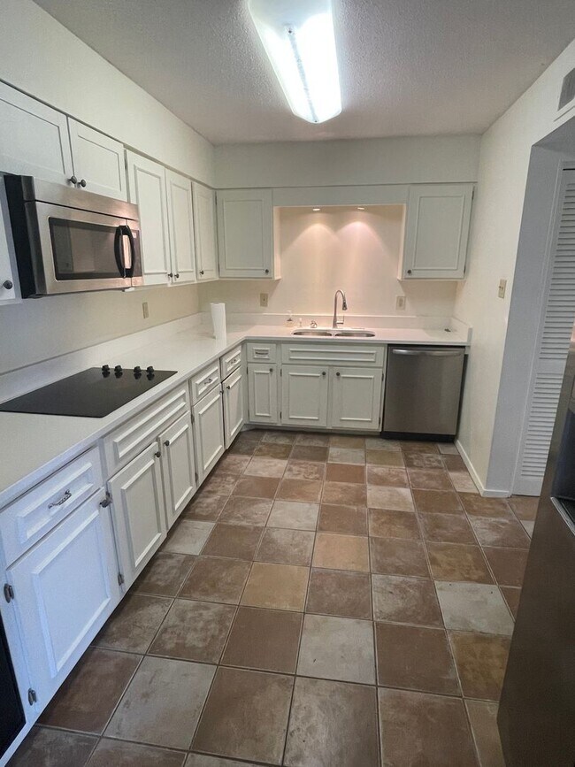 Photo - 2BD/2BA Condo located in Perkins Gardens