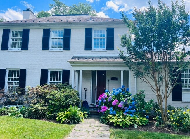 Building Photo - Spacious 4-Bedroom Single Family House in Baltimore