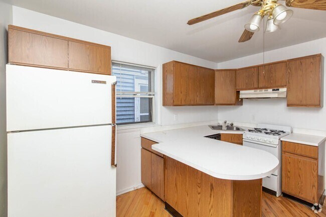 Building Photo - Prime Lakeview Location on Southport. 1 Be... Unit 1F Rental