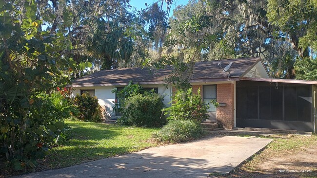 2 bedroom with large yard, Daytona Beach - 2 bedroom with large yard, Daytona Beach House