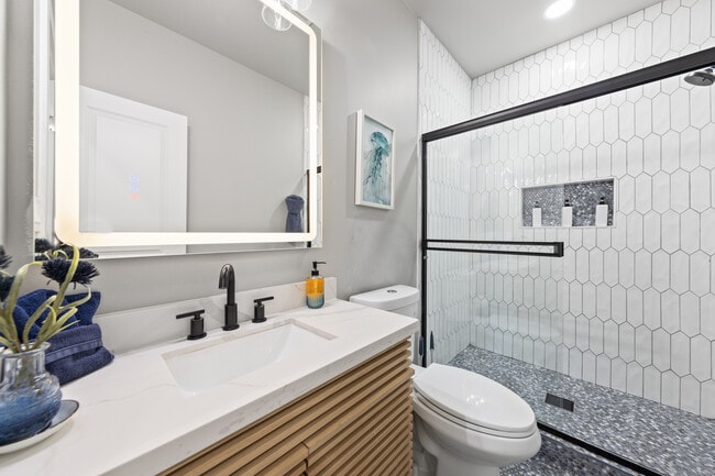 Photo - 111 W Sunny Isle Dr