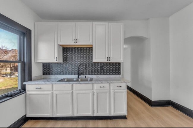 Building Photo - 3447 E 140th St