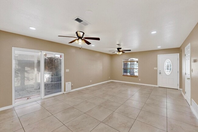 Photo - 3 bedroom, 2 bath single story home in Wes...