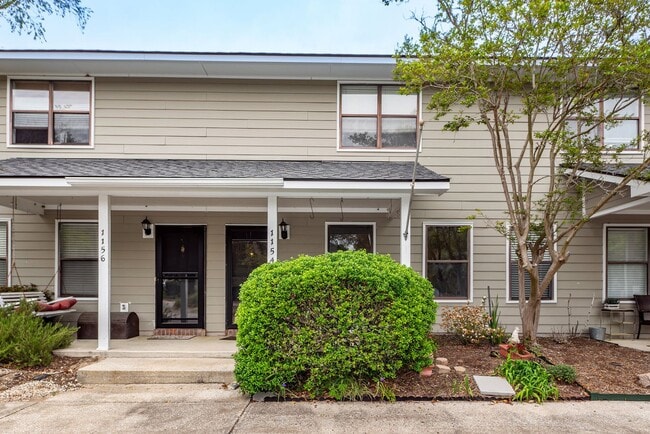 Photo - 2 Bedroom, 1.5 Bathroom Townhome in Island Bluff - James Island