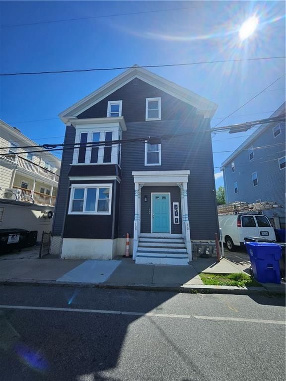 Building Photo - 157 Almy St Unit 3