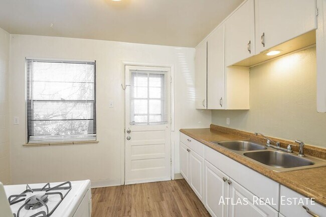 Photo - 3759 Wolff St