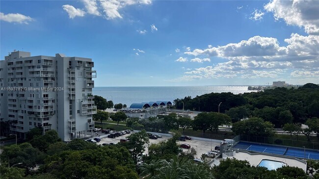 Building Photo - 2475 Brickell Ave Unit 808 Rental