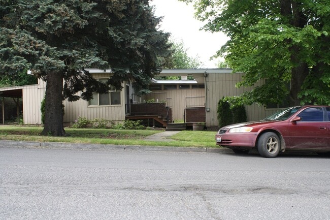 Building Photo - 1313-1315 NE Harvey Road Unit 1313 NE Harvey Road