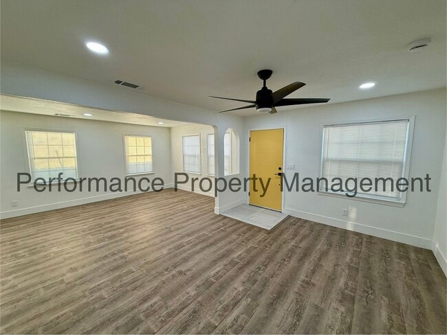 Photo - Charming 3 Bed/2 Bath N Bakersfield Home w/ $0 Deposit Option