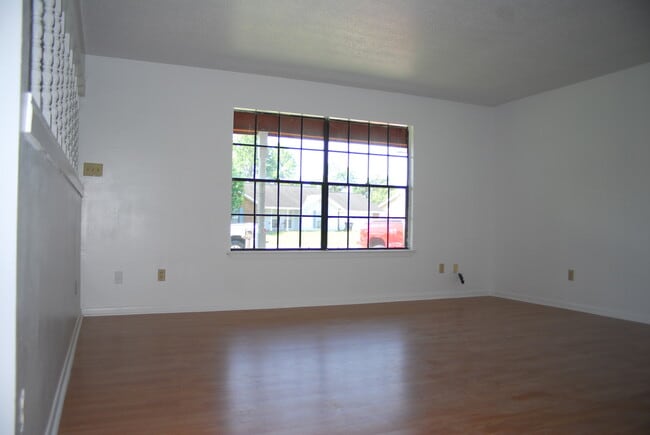 Photo - 2322 Norris Cir