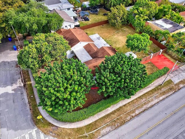 435 SW 33rd Ave