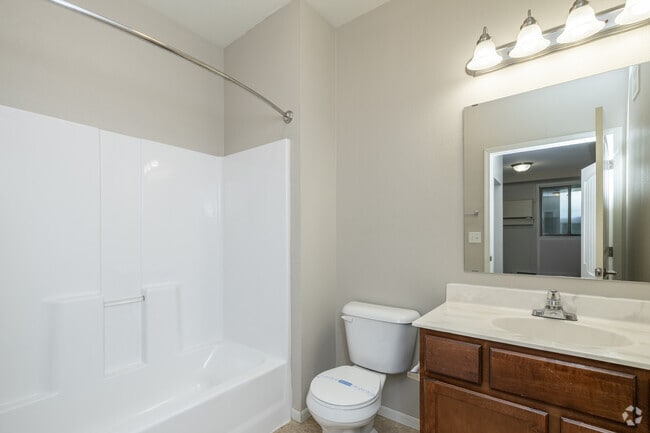 2BR, 2BA - 1,079SF - Primary Bathroom - Eagle Crest Apartments