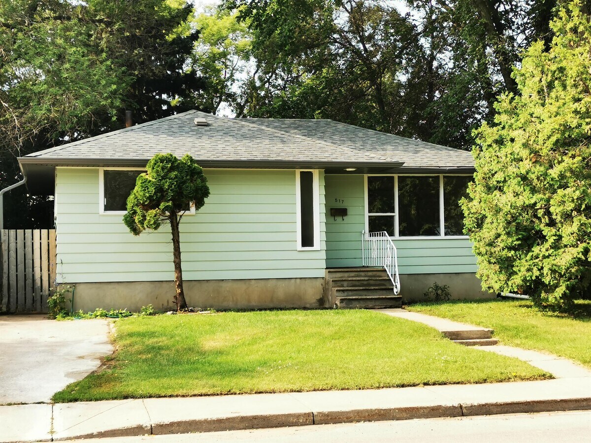 Photo - 517-522 22 St E