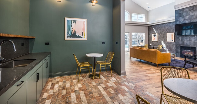 Photo - z-100125-Aurora at Summerfield Apartments