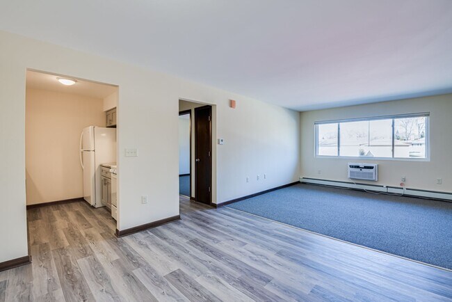 4340 W Loomis Apts