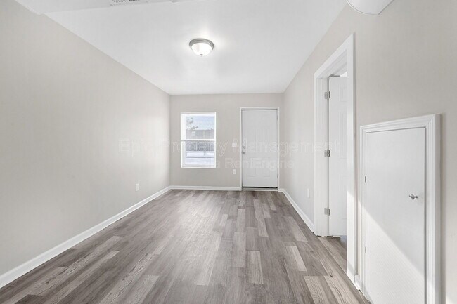 Photo - 6739 Ford Ave