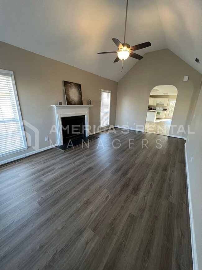 Photo - 141 Flagstone Ln