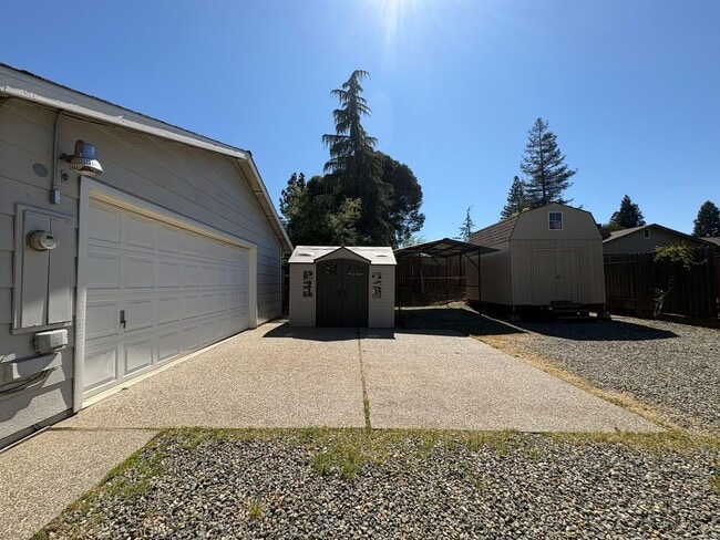 Photo - Your Private Escape – Charming Ranch-Style Home with Room to Breathe!