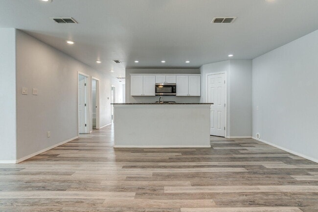 Photo - 1101 N Englewood Ave