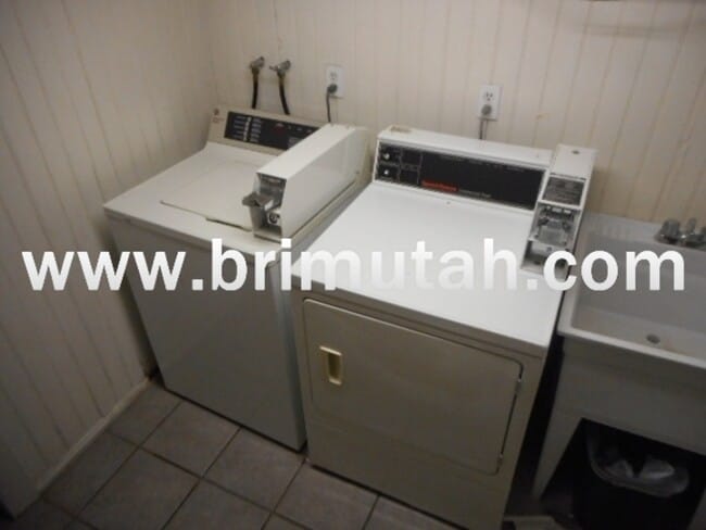 Photo - 273-275 S. 400 E. - 7