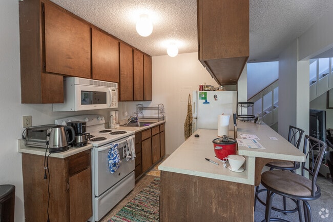 2BR, 1.5BA - Kitchen - Viking Apartments