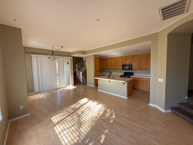 Photo - 1280 Haglar Wy