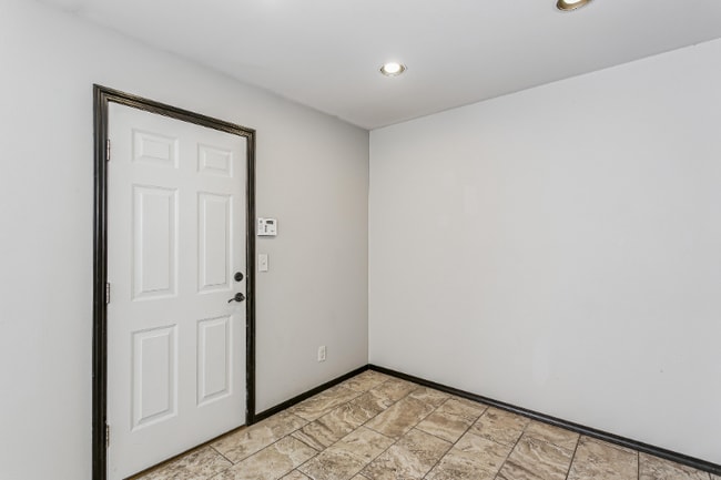 Photo - 318 Harvest Ln