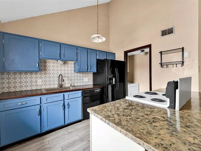 Photo - 2 Bed, 2 Bath Townhome | 1,600 Sq Ft | Near 52nd Gate